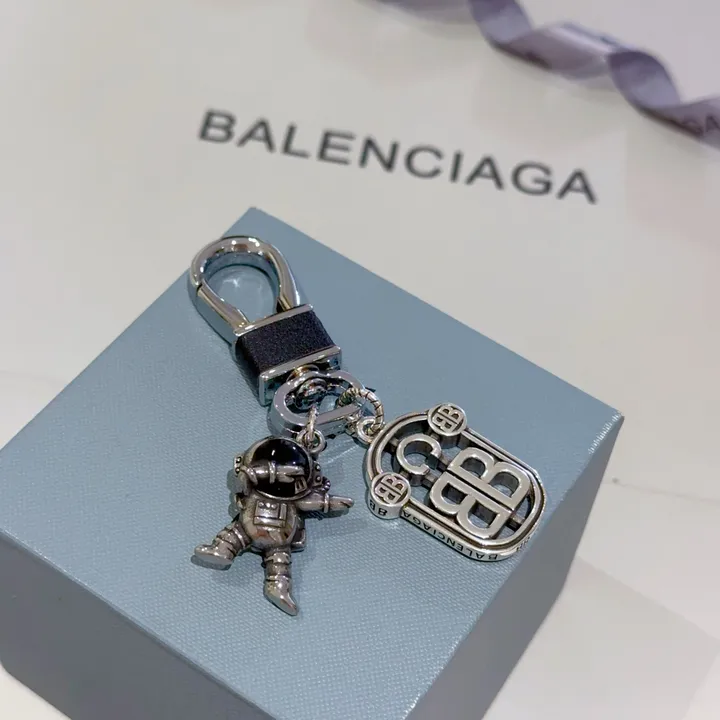スーパーコピー バレンシアガ キーホルダー
