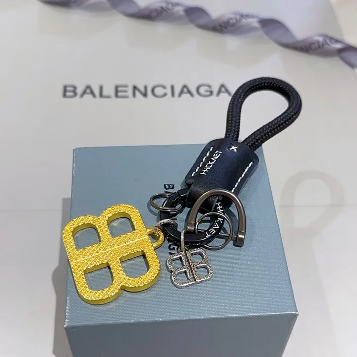 スーパーコピー バレンシアガ キーホルダー