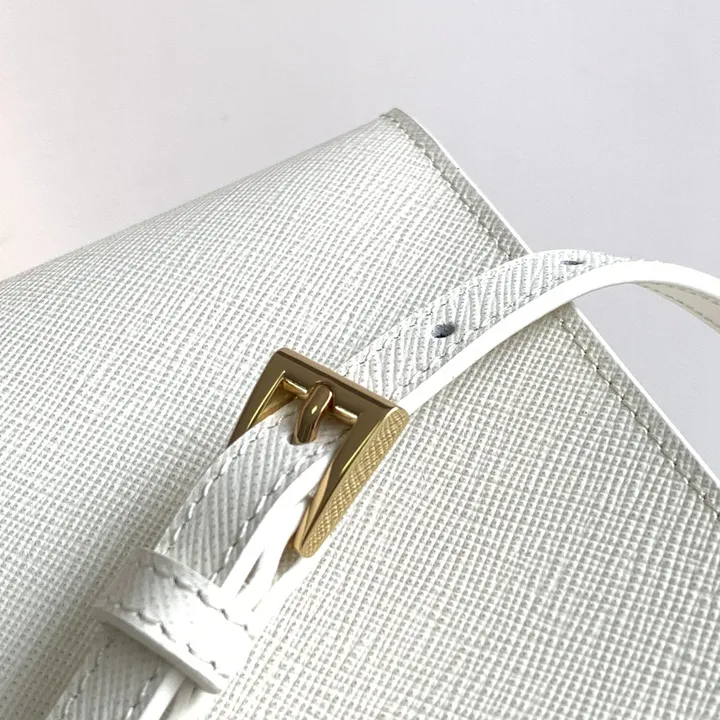 スーパーコピー プラダ キーホルダー