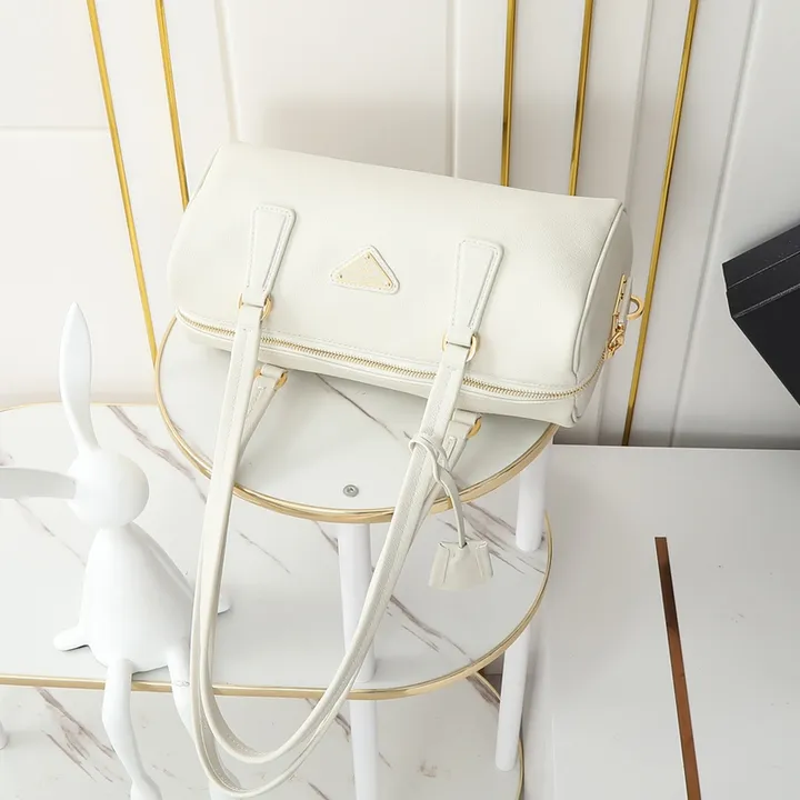 スーパーコピー プラダ キーホルダー