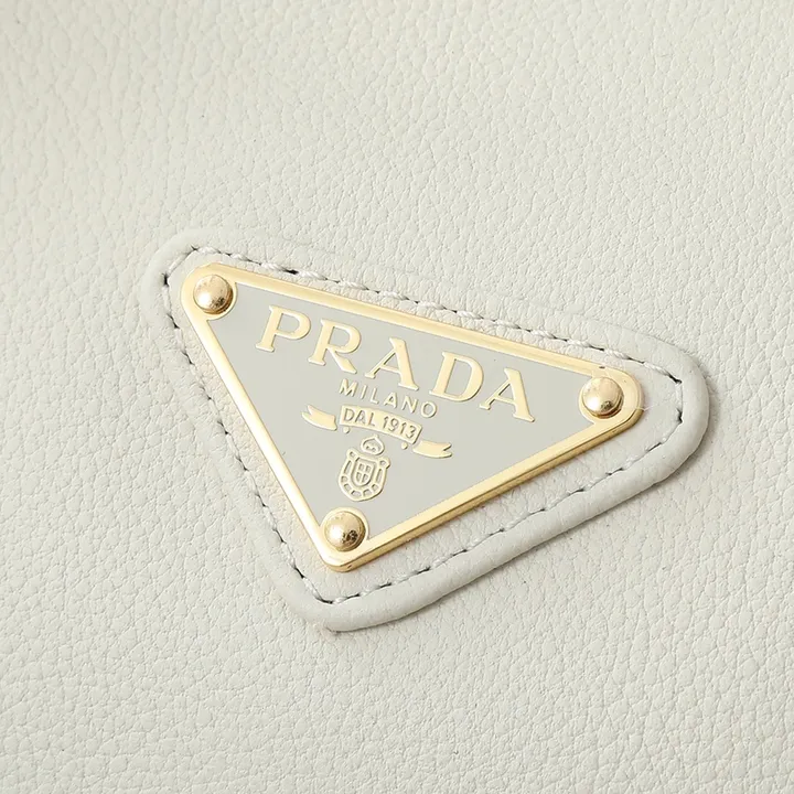 スーパーコピー プラダ キーホルダー