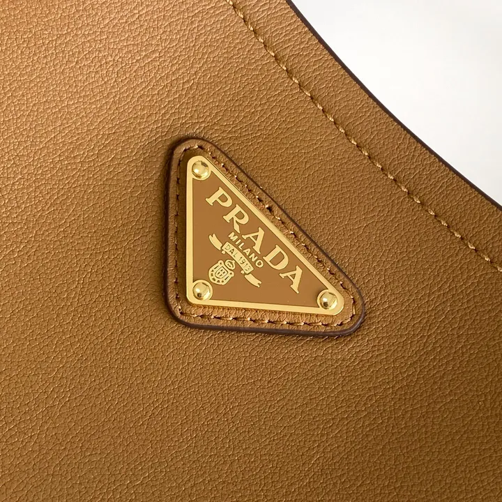 スーパーコピー プラダ キーホルダー