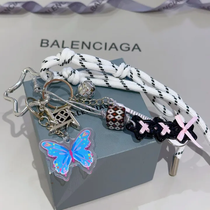 スーパーコピー バレンシアガ キーホルダー