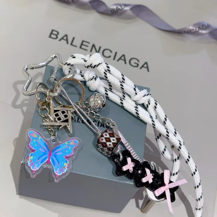 スーパーコピー バレンシアガ キーホルダー