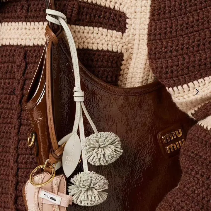 スーパーコピー ミュウミュウ キーホルダー