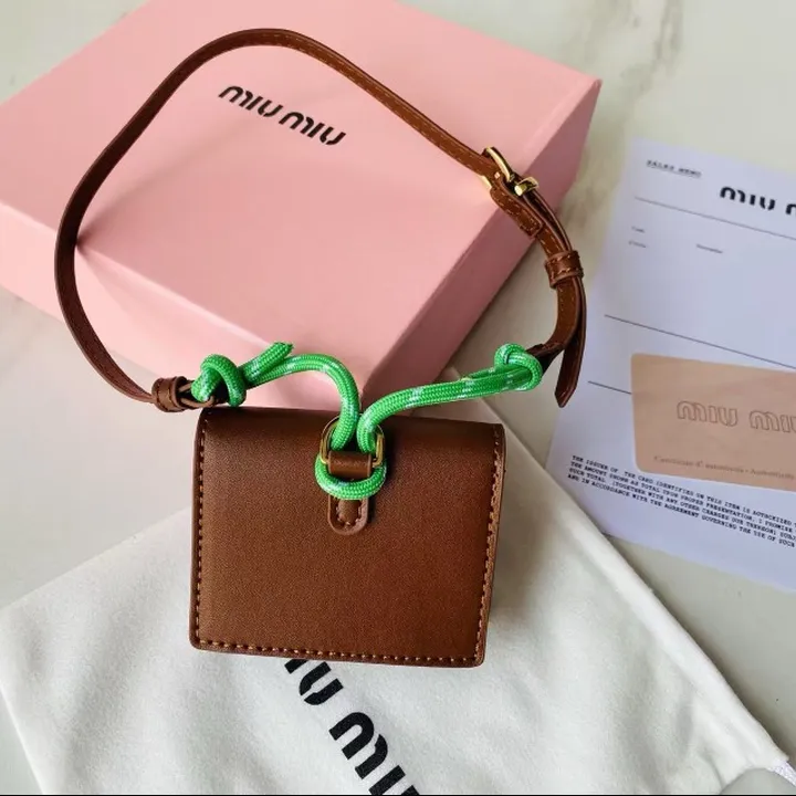 スーパーコピー ミュウミュウ キーホルダー