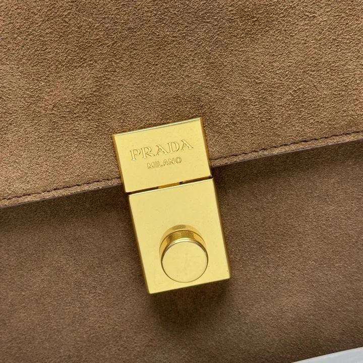 スーパーコピー プラダ キーホルダー