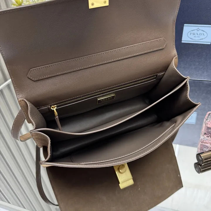 スーパーコピー プラダ キーホルダー