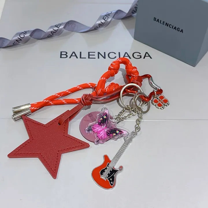 スーパーコピー バレンシアガ キーホルダー
