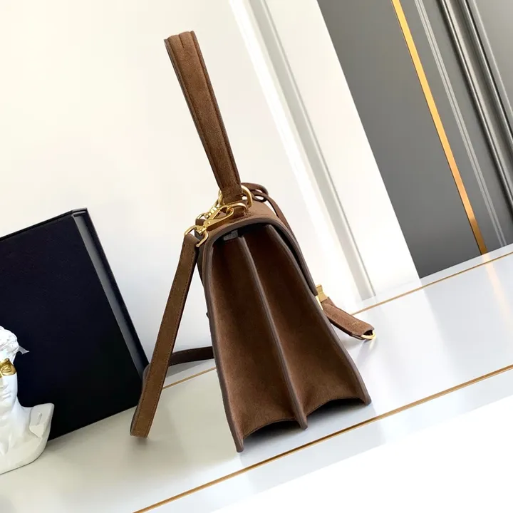 スーパーコピー プラダ キーホルダー