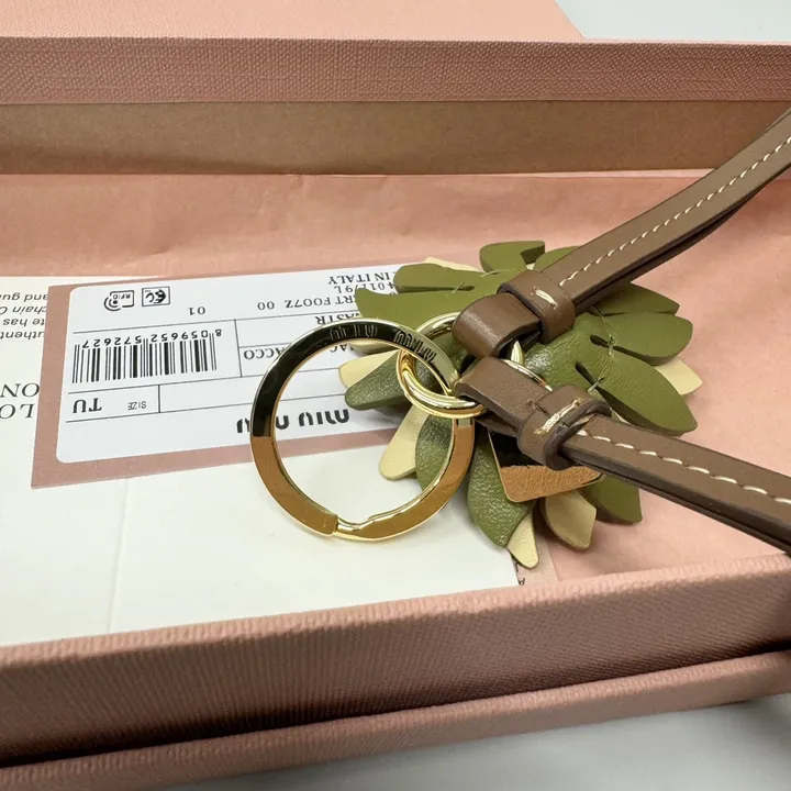 スーパーコピー ミュウミュウ キーホルダー