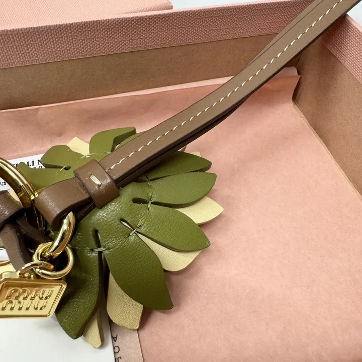 スーパーコピー ミュウミュウ キーホルダー