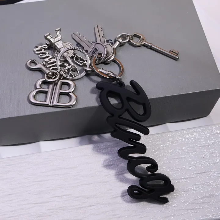 スーパーコピー バレンシアガ キーホルダー