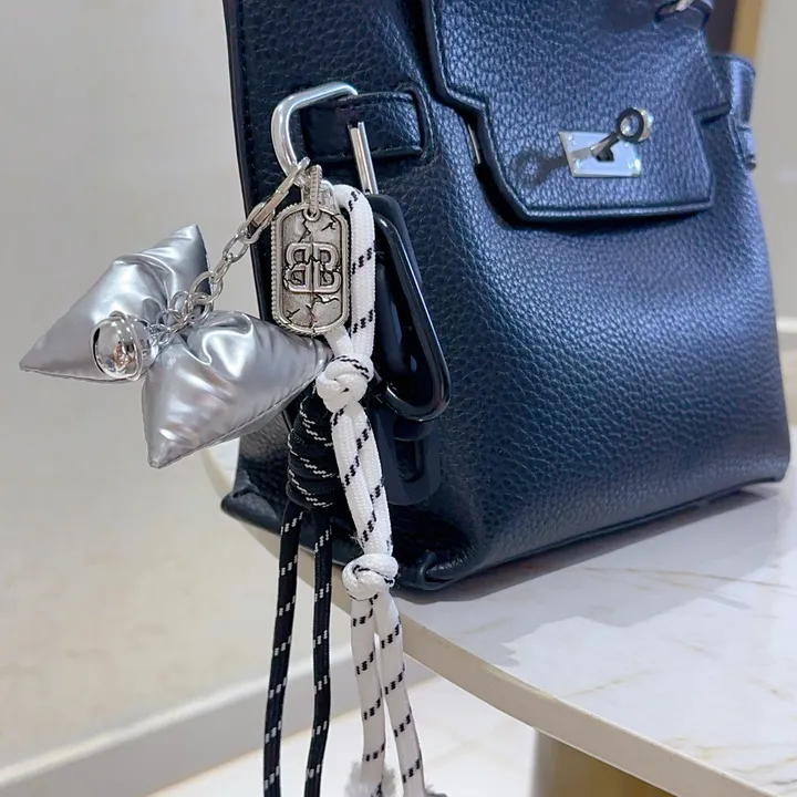 スーパーコピー バレンシアガ キーホルダー