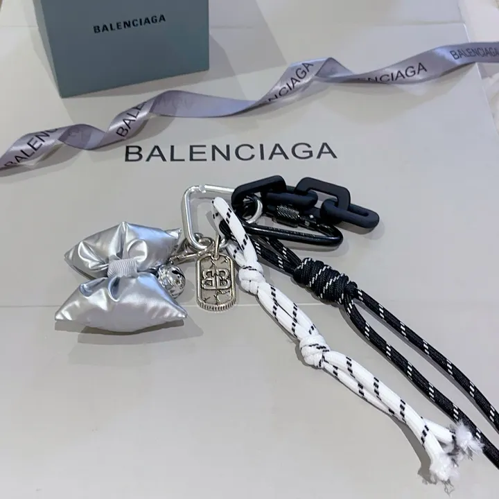 スーパーコピー バレンシアガ キーホルダー