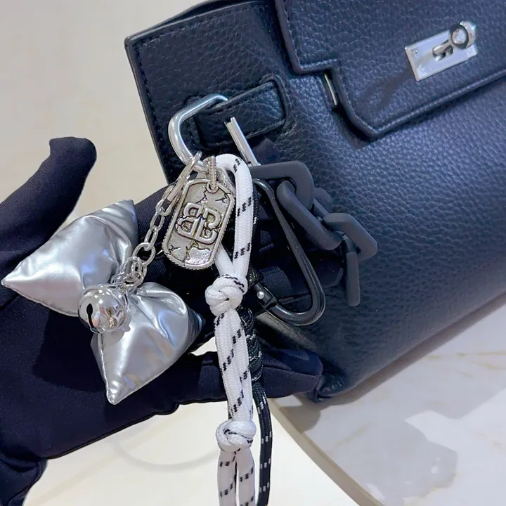 スーパーコピー バレンシアガ キーホルダー