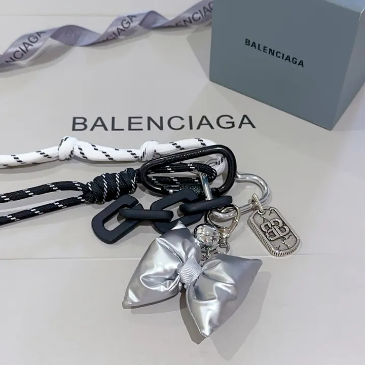 スーパーコピー バレンシアガ キーホルダー