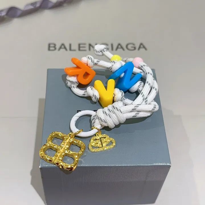 スーパーコピー バレンシアガ キーホルダー