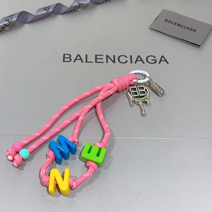 スーパーコピー バレンシアガ キーホルダー