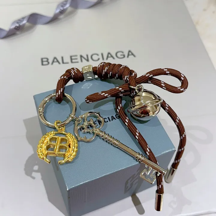 スーパーコピー バレンシアガ キーホルダー
