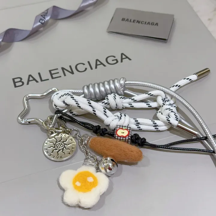スーパーコピー バレンシアガ キーホルダー