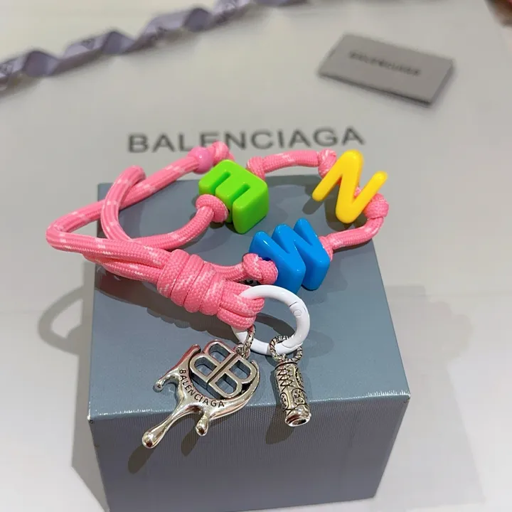 スーパーコピー バレンシアガ キーホルダー