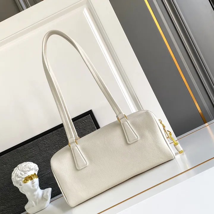 スーパーコピー プラダ キーホルダー