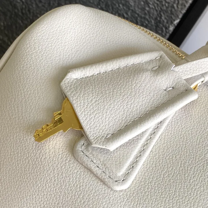 スーパーコピー プラダ キーホルダー