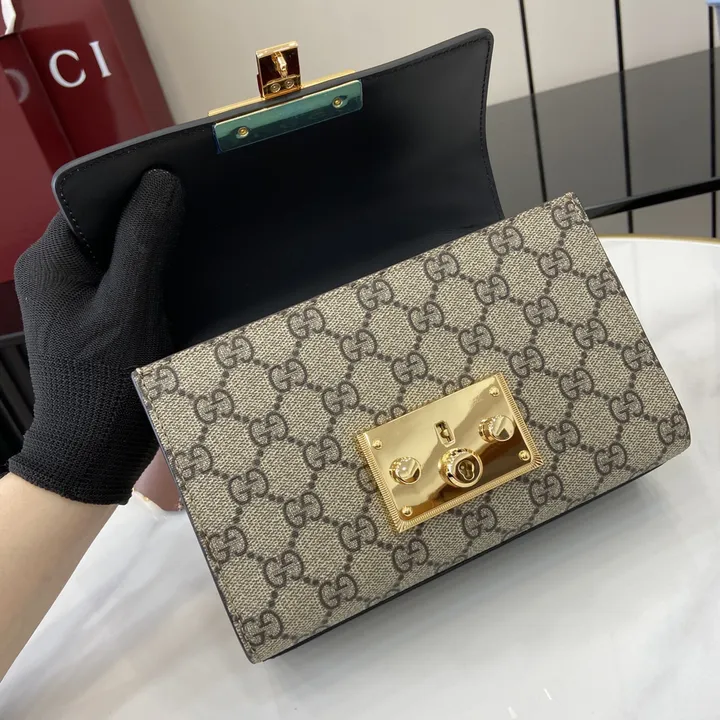 スーパーコピー ルイヴィトン キーホルダー