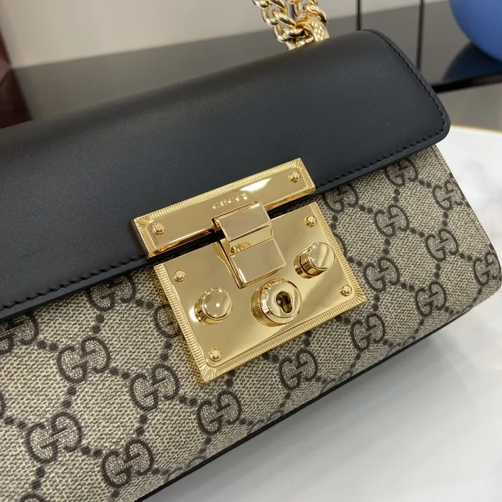 スーパーコピー ルイヴィトン キーホルダー