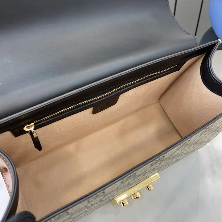 スーパーコピー ルイヴィトン キーホルダー