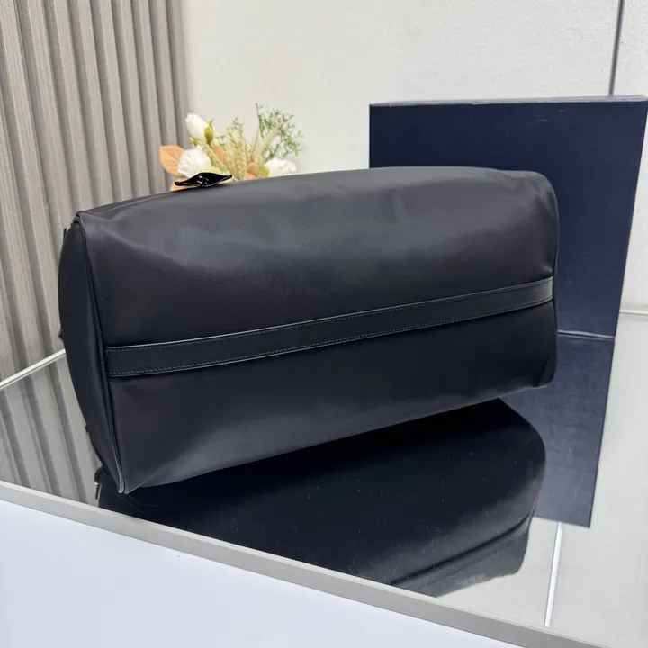 スーパーコピー プラダ キーホルダー