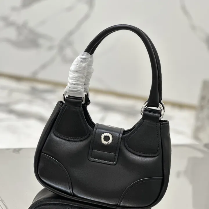 スーパーコピー プラダ キーホルダー