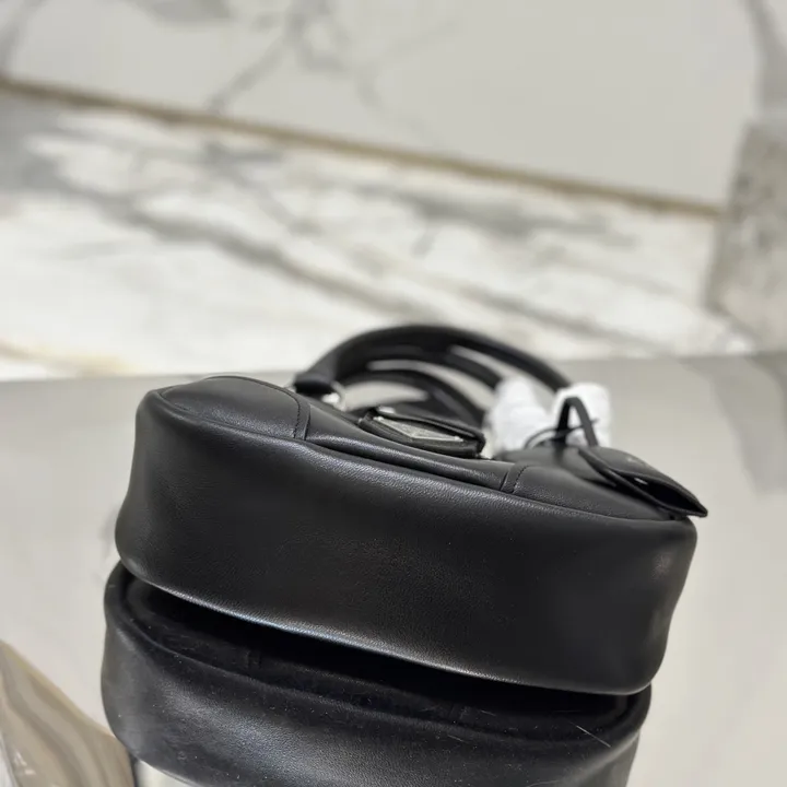 スーパーコピー プラダ キーホルダー