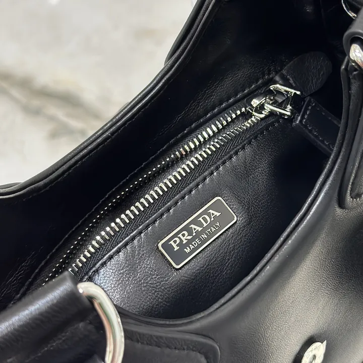 スーパーコピー プラダ キーホルダー