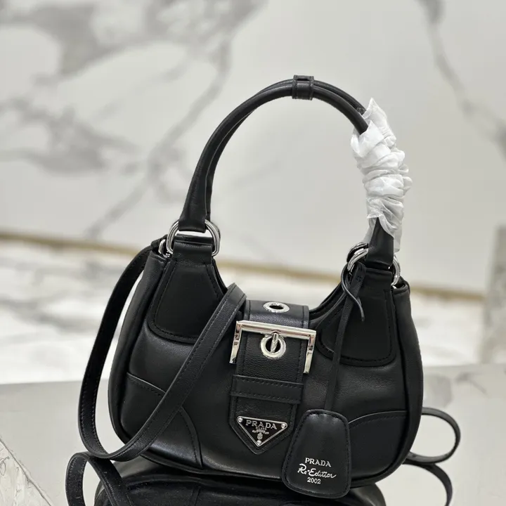 スーパーコピー プラダ キーホルダー