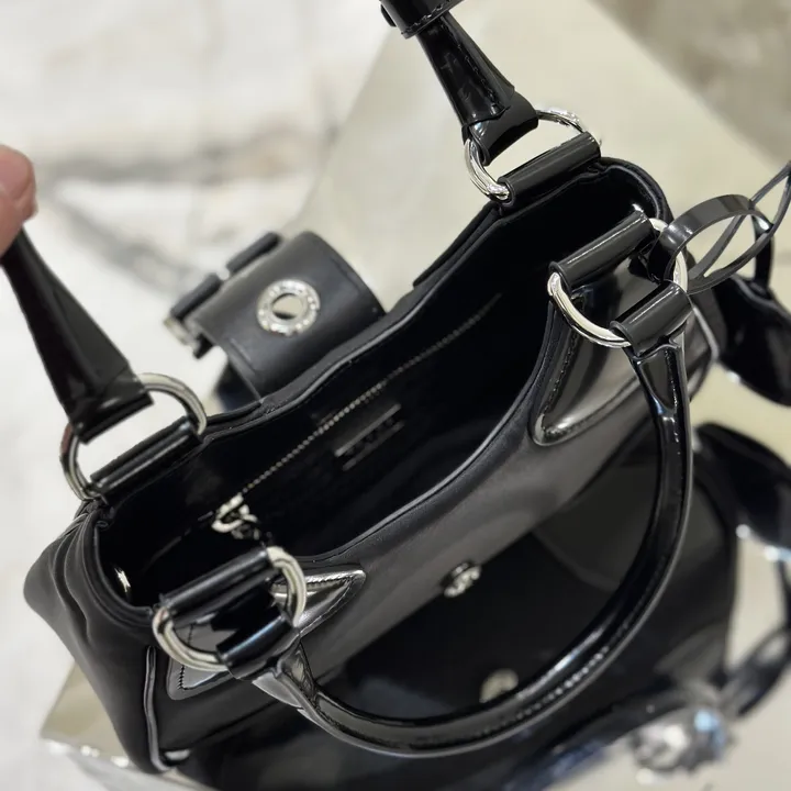 スーパーコピー プラダ キーホルダー