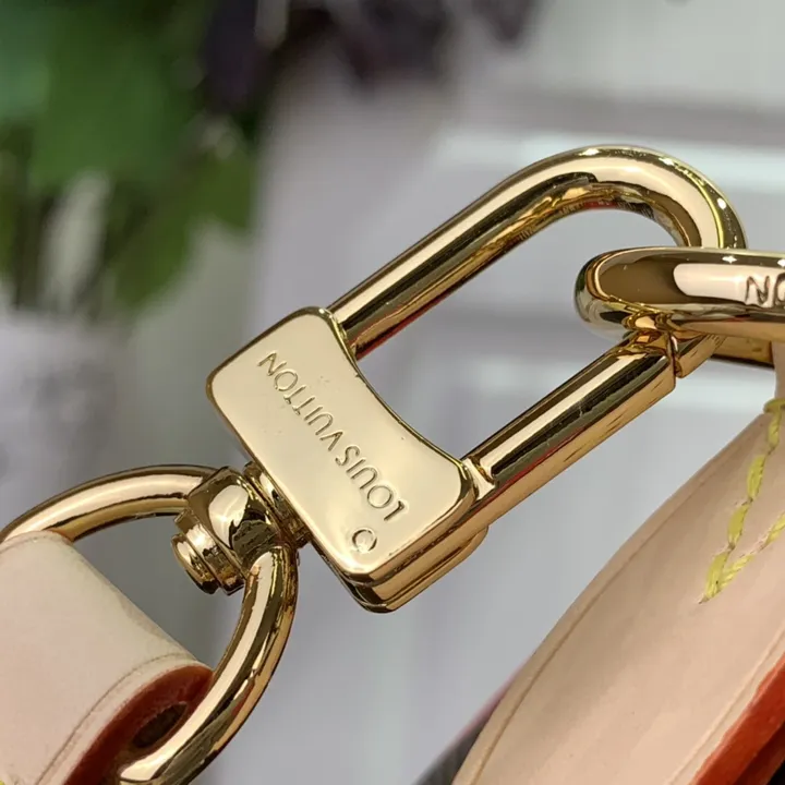 スーパーコピー ルイヴィトン キーホルダー