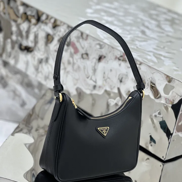 スーパーコピー プラダ キーホルダー