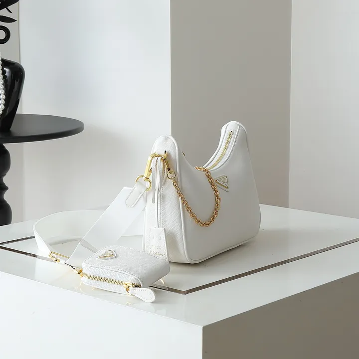 スーパーコピー プラダ キーホルダー