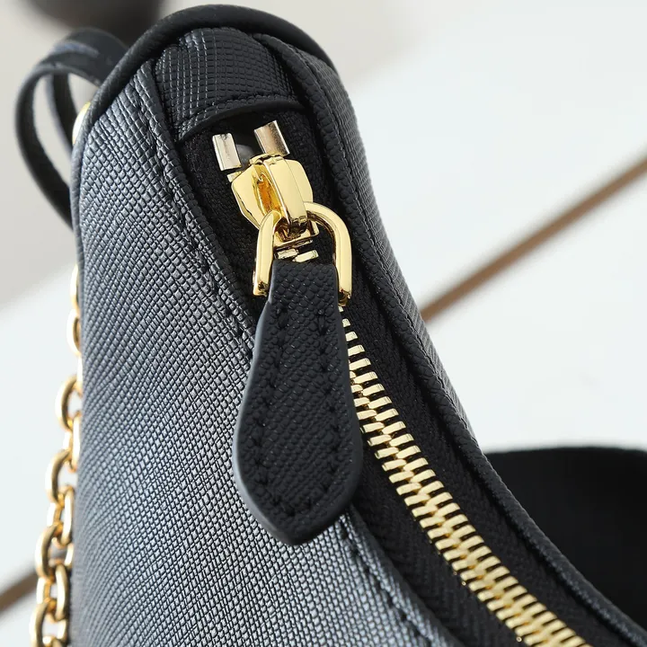 スーパーコピー プラダ キーホルダー