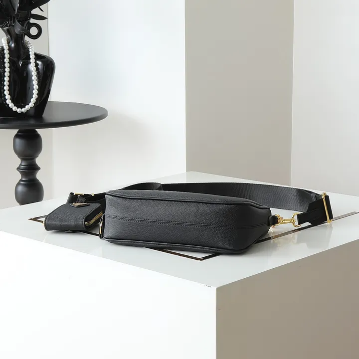 スーパーコピー プラダ キーホルダー