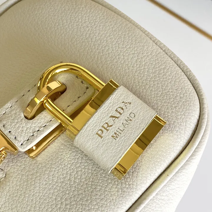 スーパーコピー プラダ キーホルダー