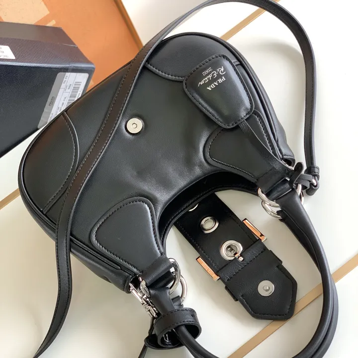 スーパーコピー プラダ キーホルダー