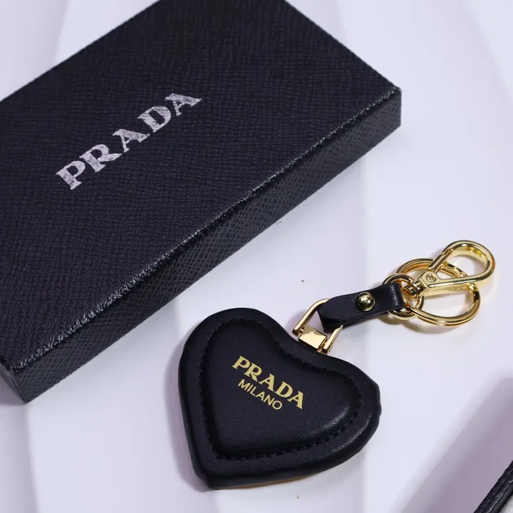 スーパーコピー プラダ キーホルダー
