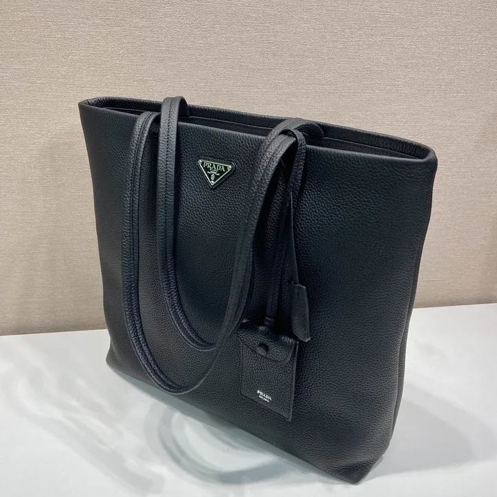 スーパーコピー プラダ キーホルダー