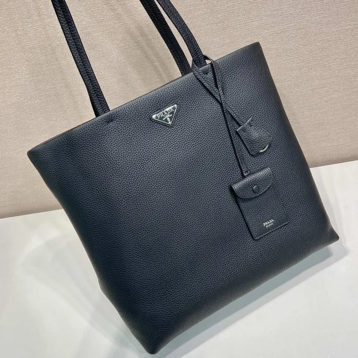 スーパーコピー プラダ キーホルダー