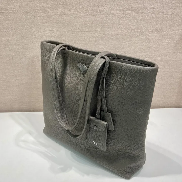 スーパーコピー プラダ キーホルダー