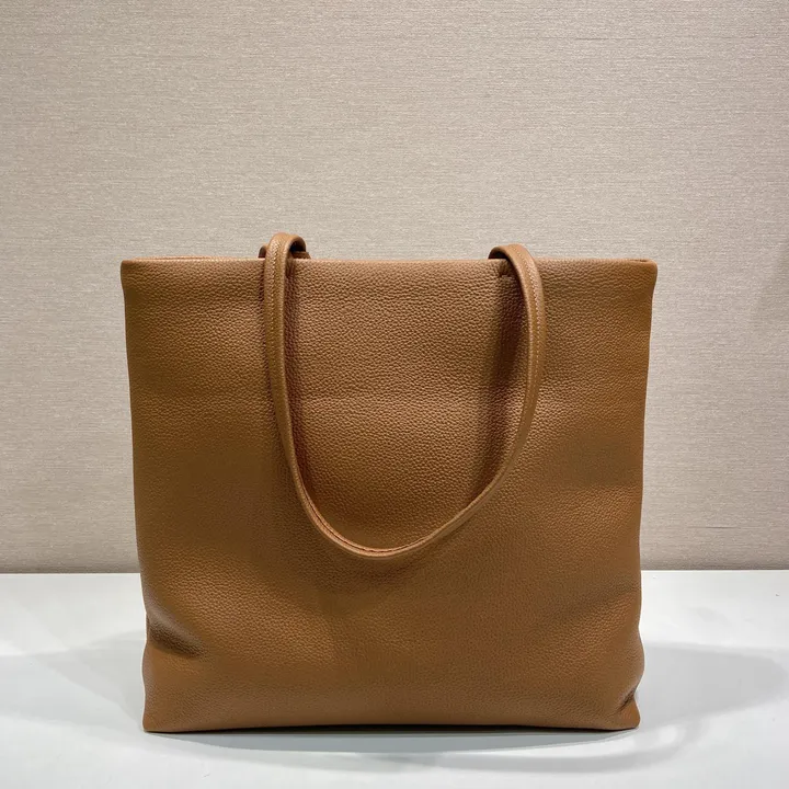 スーパーコピー プラダ キーホルダー