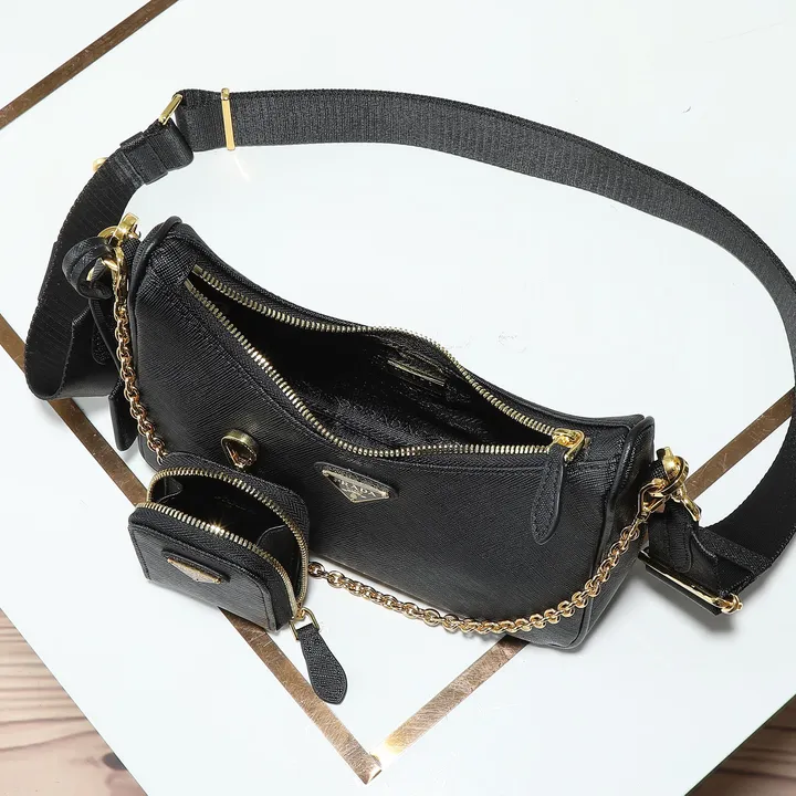 スーパーコピー プラダ キーホルダー